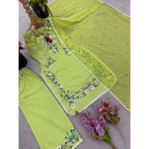 Ensemble de costume de soirée pour femmes de créateur avec haut brodé lourd - Plazzo et dupatta pour les occasions spéciales - Product Image 3