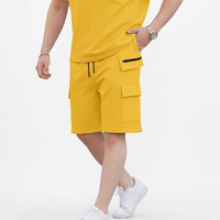 Conjunto Casual de Dos Piezas para Hombre, Camiseta de Cuello Redondo y Pantalones Cortos, Color Amarillo Sólido, Tejido de Rizo, Secado Rápido, Transpirable, Estilo Vintage para Verano