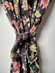 ชุดกิโมโนลายพิมพ์บล็อกการ์ตูนสำหรับผู้หญิง ผ้าฝ้าย 100% ชุดนอนฤดูร้อน ทำมือ ODM คอวี เอวยางยืด ยาวถึงเข่า เนื้อผ้านุ่ม ระบายอากาศได้ดี - Product Image 3