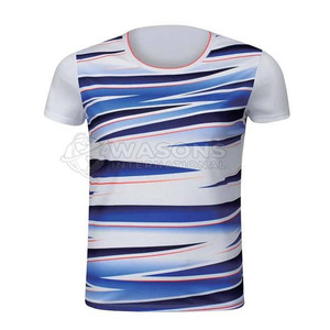 Conjunto de Camiseta y Pantalones Cortos Premium, Material Suave, Estilo Moderno, Ajuste Cómodo, Perfecto para un Estilo de Vida Moderno - Product Image 2