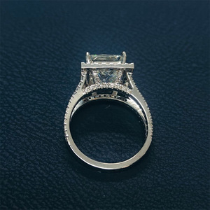 Anillo de Boda RIZTA JEWELS de Oro de 18K con Diamante Cultivado en Laboratorio, Corte Princesa, Color D, para Mujer y Pareja, Certificado IGI, Claridad VS2 - Product Image 4