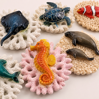 Imán de nevera de resina ecológica pintado a mano con base de coral de animales marinos, colección de recuerdos del océano, regalo costero, venta al por mayor, personalizado