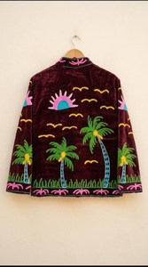 Blouson Anayra Craft pour femme en velours bordeaux brodé Suzani, doublure en coton respirant, motif cerf et palmier, style bohème complet - Product Image 4