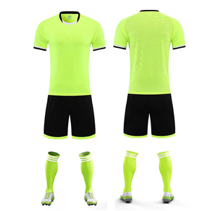 Vêtements de football sublimés, designs personnalisés d'uniformes de club sportif, uniformes de football pour femmes - Product Image 2