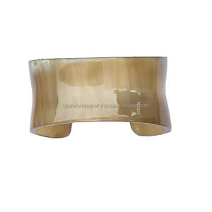 Brazalete de cuerno de buey negro artesanal personalizado, cuerno de búfalo natural con incrustaciones de plata en forma de estrella, accesorio de moda - Product Image 1