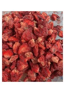 Cubes de fraises séchées naturelles et moelleuses pour ingrédient de dessert, garniture de yaourt et fabrication alimentaire – Vente en gros - Product Image 1