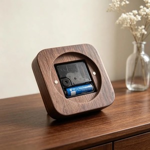 Reloj de Escritorio/Mesa Rústico Moderno de Madera Natural Hecho a Mano, Movimiento Analógico de Cuarzo Electrónico, Funcionamiento Silencioso, Sensor Táctil, Pequeño - Product Image 6