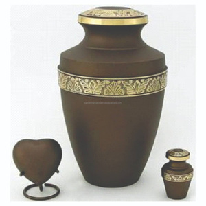 Urna de latón hecha a mano para cremación funeraria de cementerio para cenizas humanas - Product Image 2