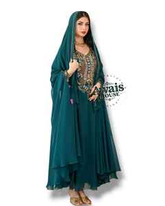 Ensemble 2 pièces de luxe AWAIS HOUSE pour femmes musulmanes, kaftan simple et sobre en velours perlé, coupe trapèze longue jusqu'au sol, vente en gros - Product Image 4