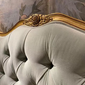 Juego de Dormitorio King de Lujo Europeo Clásico con Cabecero Tapizado Acolchado y Almacenamiento, de Caoba Tallada a Mano, Estilo Antiguo Elegante para Hotel o Villa - Product Image 5