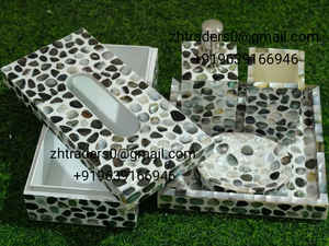 Conjunto de accesorios de baño con incrustaciones de perlas y mosaico de fregona blanca clásica, bandeja de tocador de lujo, dispensador de jabón, vaso y soporte - Product Image 6