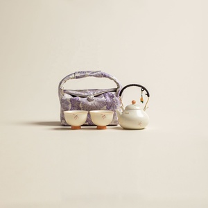 Set da Tè in Ceramica Orchid Wind Chime con Teiera Piccola e Due Tazze, Design Minimalista, Portatile per Esterni e Viaggi, Tazza a Rapida Utilizzazione - Product Image 1