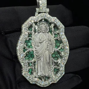 จี้รูปไม้กางเขนคริสเตียนเงินแท้ 925 ประดับด้วยพลอยมอสซาไนต์สีเขียวทรงกลมเจียระไนแบบเหลี่ยม สำหรับทุกเพศ เหมาะสำหรับงานปาร์ตี้ - Product Image 3