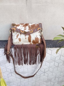 Nouveauté 2026 : Sac à bandoulière en cuir de vachette véritable avec franges, fait main, style bohème gypsy, multi-usages - Product Image 5