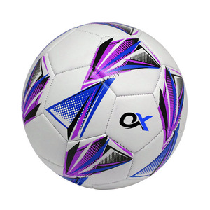 Ballon de football de taille 5 en PVC/PU personnalisé avec logo Oxva Industries pour cadeau promotionnel - Product Image 6