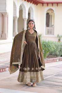 Robe en soie Vichitra avec broderies pour femmes - Product Image 3