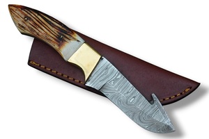 Couteau à désosser industriel Nordic Forge en acier Damas forgé à la main, lame fixe, fourreau en cuir, manche en bois de cerf - Product Image 1
