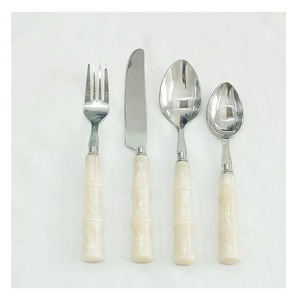 Ensemble de couverts en acier inoxydable de 5 pièces avec manches en verre finition argentée, compatibles lave-vaisselle, pour la table, le café et la maison - Product Image 6