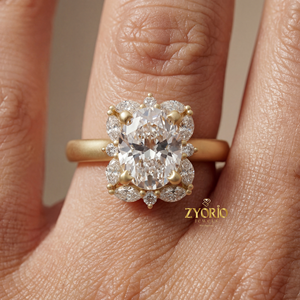 Anillo de Compromiso y Boda con Halo Floral de Diamantes Cultivados en Laboratorio, Corte Ovalado, 1.09 CT, con Piedras Laterales Redondas y Marquise, Plata de Lujo - Product Image 4