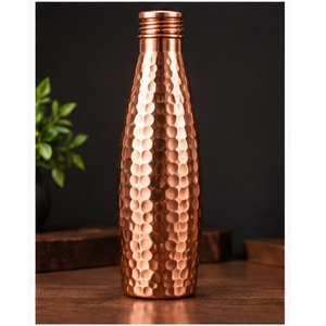 Botella de Agua de Cobre Martillado con Patrón de Panal, Diseño Portátil para Viajes - Product Image 1