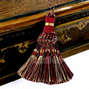 Grossiste en pompons de cérémonie sur mesure, en polyester/nylon, de haute qualité, nouvelle arrivée - Product Image 5
