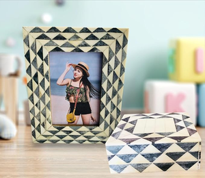 DX Designs - Marco de Fotos con Incrustaciones de Resina de Color con Aspecto de Piedra, Diseño Superior para Pared o Mesa, Marco Decorativo para Cuadros, Marcos de Arte para Pared - Product Image 5