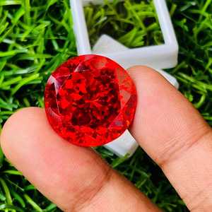 Cuarzo Rojo Suelto, Gema Rara, Diseñada para un Brillo Rojo Intenso, Belleza Natural, Joyería Fina Atemporal, Corte Brillante - Product Image 3