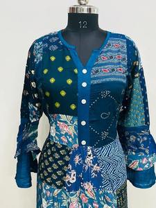 เดรสยาวลายปะติดสีน้ำเงินสำหรับผู้หญิง งานแฮนด์เมดสไตล์อินเดีย แขนยาว ผ้าฝ้ายโบฮีเมียน ดีไซน์กระดุม ชุดลำลอง - Product Image 3