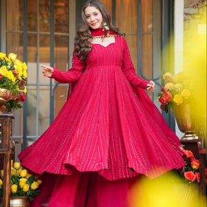 ชุดอานาร์กาลีผ้าจอร์เจตต์สีแดงหรูหราทันสมัย แขนยาว พร้อมกางเกงปาลาซโซ่ ปักลายสวยงาม สำหรับงานแต่งงานและงานปาร์ตี้ - Product Image 1