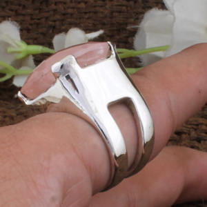 Bague en quartz rose naturel, argent sterling 925, bague solitaire en pierre précieuse, fabrication artisanale, bijoux fins pour femmes, fournisseur en gros, sur mesure - Product Image 1