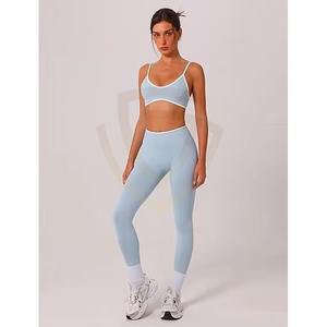 Ensemble réversible pour femme Performance : Soutien-gorge et legging légers en textile extensible et respirant pour l'entraînement de mobilité - Product Image 3