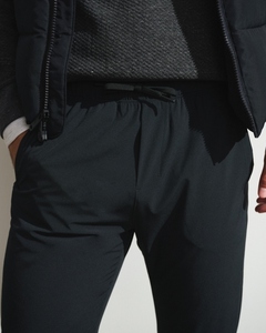 Jogging personnalisés pour hommes, performance optimale, OEM ODM |   Pantalon d'entraînement léger et extensible, coupe ajustée, taille élastique, pantalon de sport - Product Image 3
