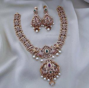 Ensemble de colliers de qualité supérieure à motif paon, parfait pour les occasions spéciales - Product Image 1