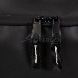 Bolsa de transporte impermeable para equipo de hockey, bolsa deportiva extra grande para jugadores de hockey sobre hielo con cremallera resistente y asas. - Product Image 5