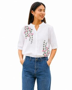 Blusa Blanca de Manga Corta para Mujer, Bordada con Flores, Cuello en V, Abotonada, Informal, para Primavera/Verano - Product Image 1