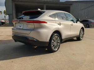 Ofertas Reales para Toyota Venza SUV AWD Edición Premium 2024 2025 Usado, Vehículos Usados con Motor Turbo, Interior Oscuro, R18 - Product Image 3