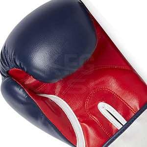 Guantes de Kick Boxing de Cuero Nuevos con MOQ Bajo, 16 oz, Transpirables y que Absorben la Humedad, con Cierre Ajustable de Velcro y Área de Nudillos Acolchada - Product Image 5