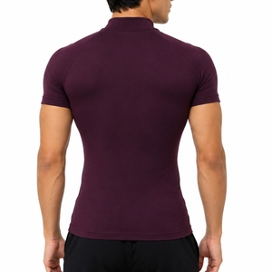 เสื้อรัดรูปสำหรับผู้ชาย ระบายอากาศได้ดี สีม่วงเข้ม แห้งเร็ว ทรงพอดีตัว พิมพ์ลายโลโก้ด้านหน้า สำหรับออกกำลังกาย - Product Image 2