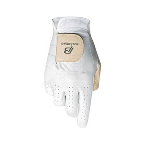 Guantes de golf cómodos, ligeros y de tela transpirable para un agarre fuerte y un swing suave en el campo de golf. - Product Image 5