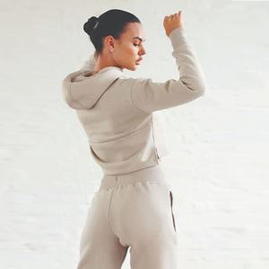 Sudadera con capucha para mujer de algodón de manga larga con logotipo personalizado de alta calidad, Top corto de color beige claro, ropa de gimnasio, sudadera recortada para entrenamiento - Product Image 4