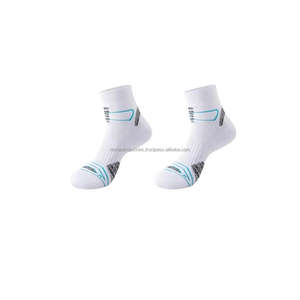 Chaussettes d'hiver en coton de qualité supérieure pour hommes, idéales pour le sport, le football, le basketball, avec logo sur le revers, faible MOQ, pour jeunes - Product Image 6