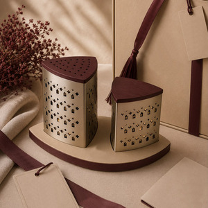 Ensemble d'encensoirs en métal faits à la main avec base en bois, doté d'un design ajouré unique, élégant, à double tour, pièce décorative pour la maison - Product Image 3