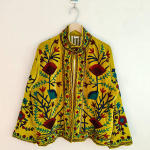 Chaqueta Bordada Suzani de Terciopelo Hecha a Mano, Chaqueta Étnica Hecha a Mano, Chaqueta Suzani Floral, Chaqueta de Terciopelo Puro, Estilo Boho Hippie - Product Image 1
