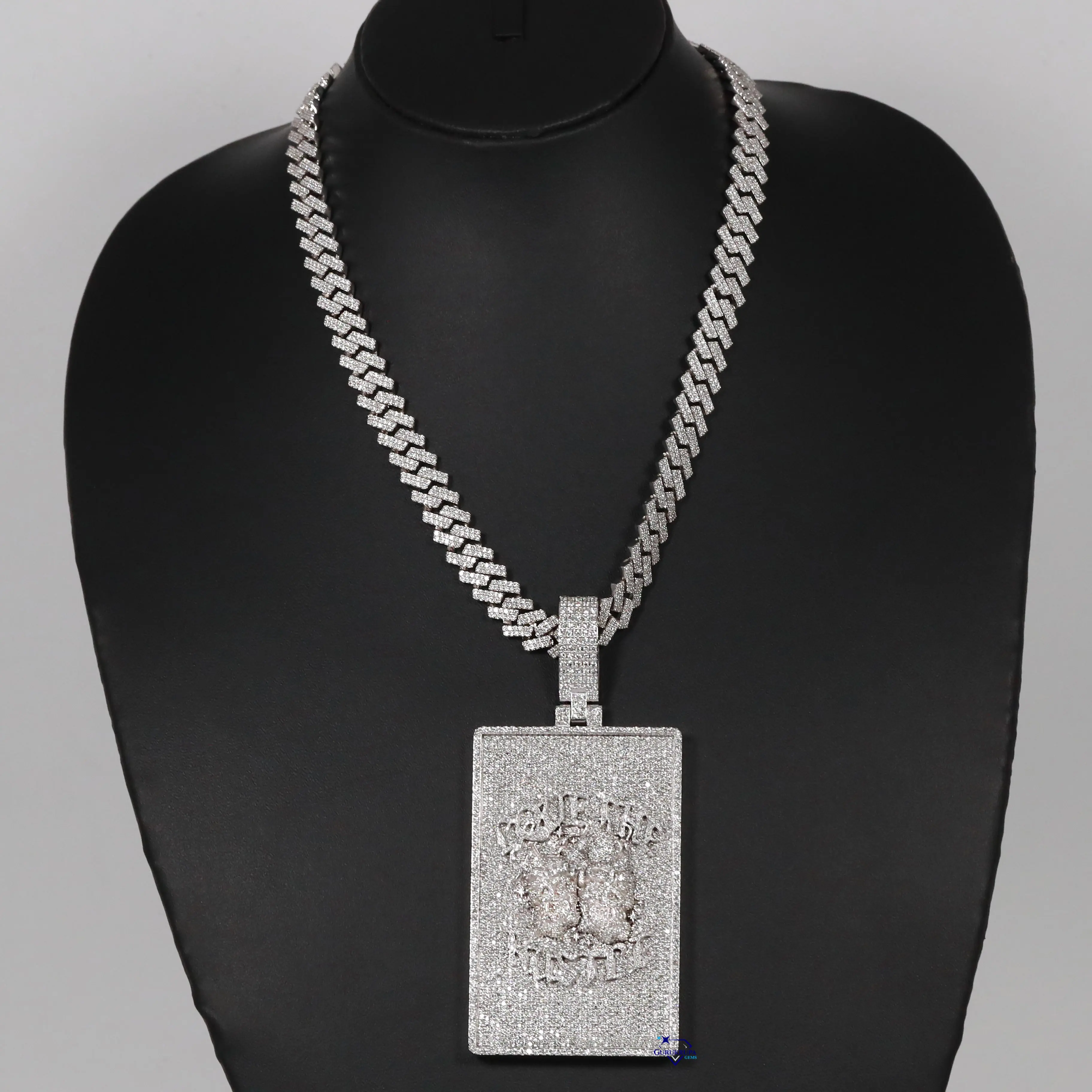 Entdecken Sie unser Herren-Hip-Hop-Schmuckset hochbeleuchtete 925-Sterlingsilberkette und Anhänger mit Moissanit-Diamenten verziert