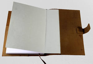 Agenda Semanal y Mensual A5 de Alta Calidad, Cuaderno Planificador con Logotipo Personalizado en Relieve, Estilo Ejecutivo en Cuero, Disponible en Varios Tamaños - Product Image 4