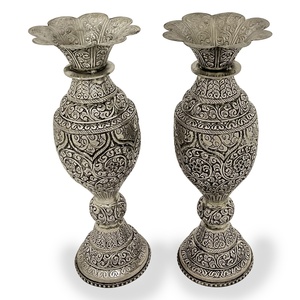 Jarrón de Plata Tradicional Hecho a Mano con Diseño Floral y Grabado Intrincado - Product Image 3