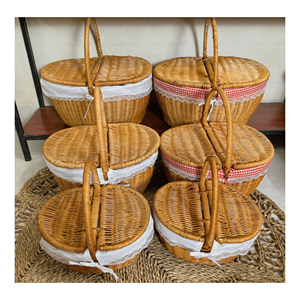 Cesta cuadrada de bambú hecha con tejido de bambú natural, con asa para servir pasteles, almacenar frutas y uso doméstico, Vietnam. - Product Image 4