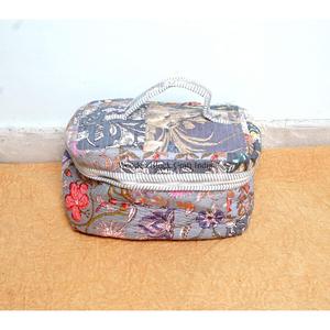 New Stylish 3-Piece with Tassel chain decoration Quilted Fabric Zipper closure Vanity Set Durable Portable Travel Organizer - Product Image 2