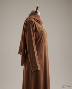 Abaya brodée marron rouille à silhouette droite avec un design éclatant - Product Image 2
