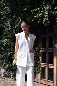 Conjunto de 2 piezas: Chaleco/Gilet sin mangas y Blazer de mujer, blanco, oversize, con cuello de muesca, tejido transpirable, estilo oficina, Vietnam - Product Image 2